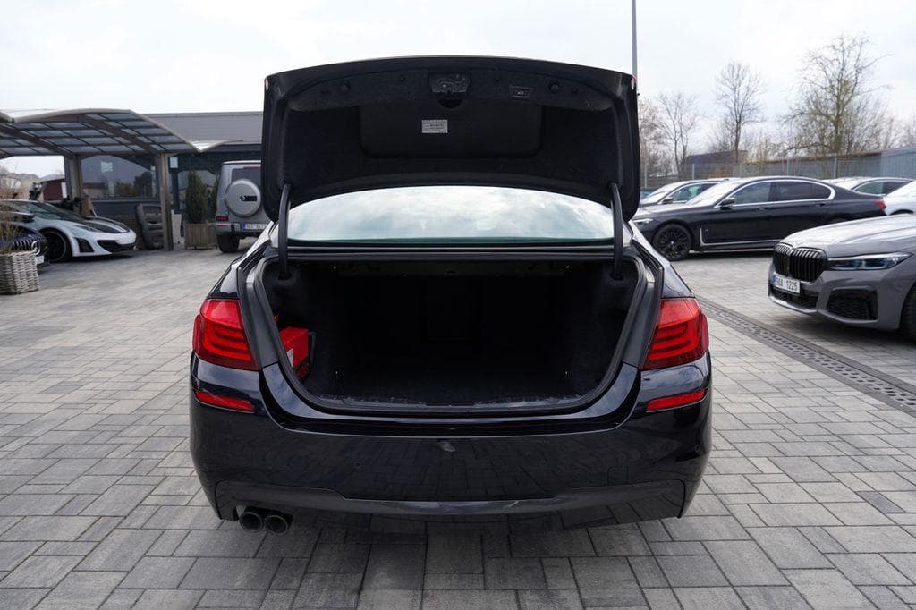 2011 BMW 5-SERIES - 11