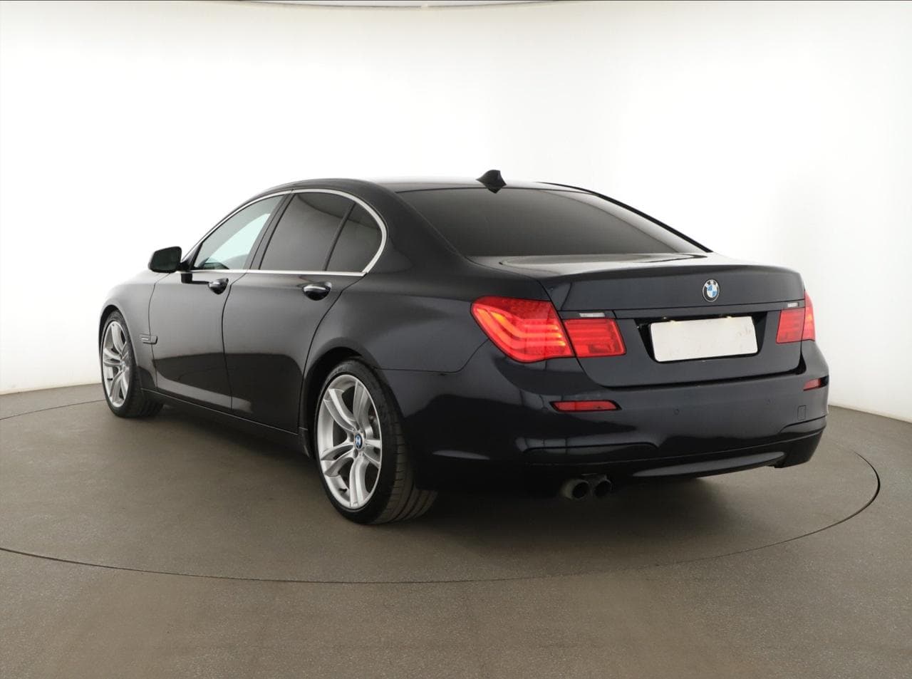 2011 BMW 7-Series - 5