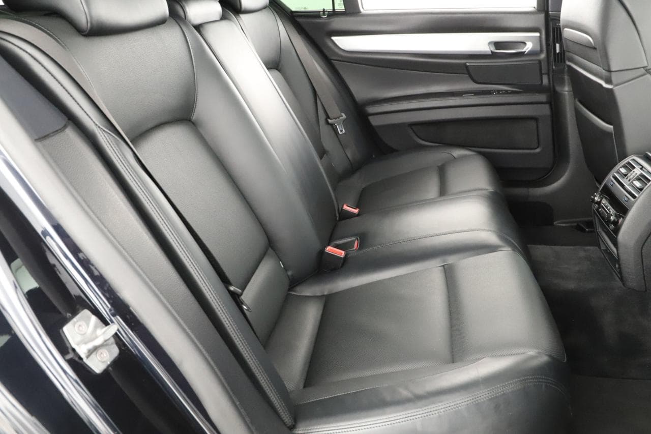 2011 BMW 7-Series - 11