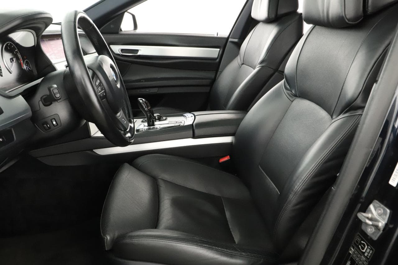2011 BMW 7-Series - 13