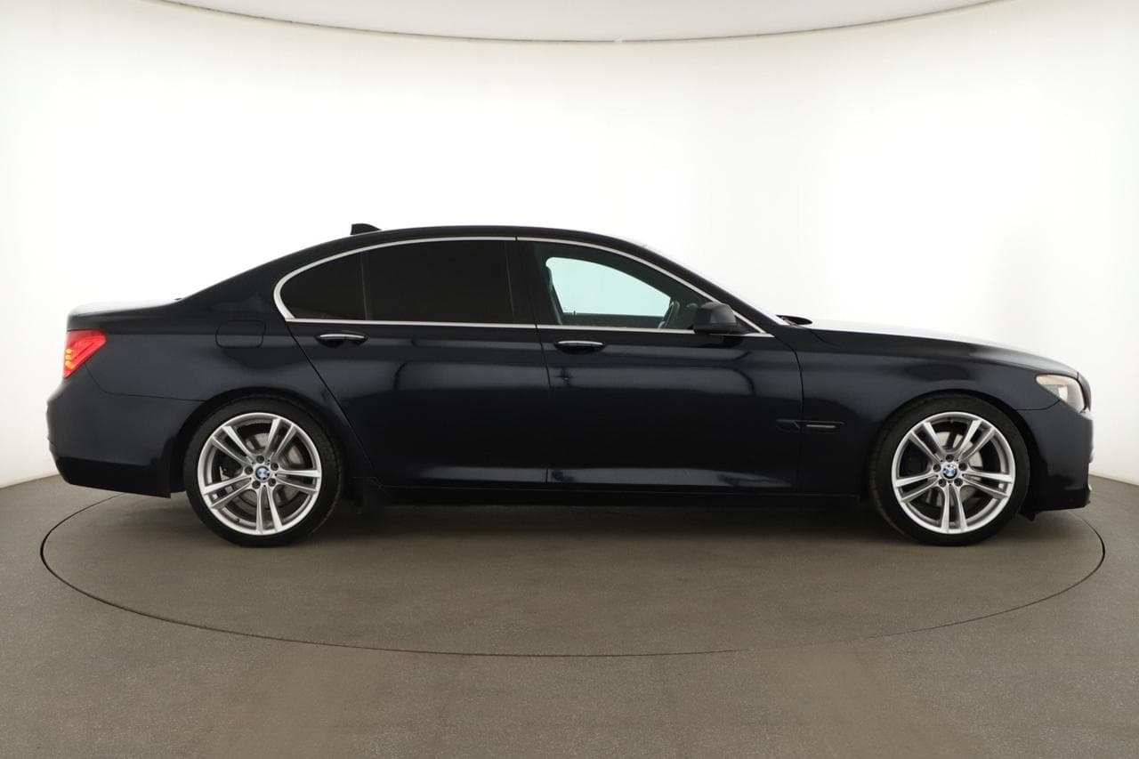2011 BMW 7-Series - 8