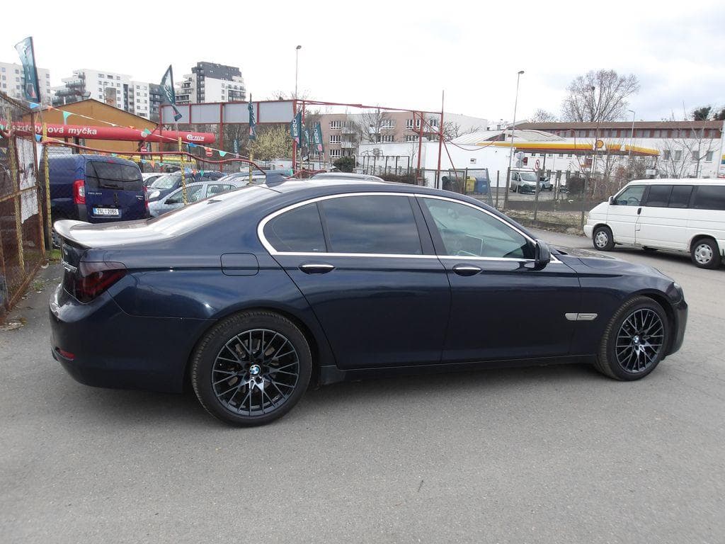 2010 BMW 7-SERIES - 5