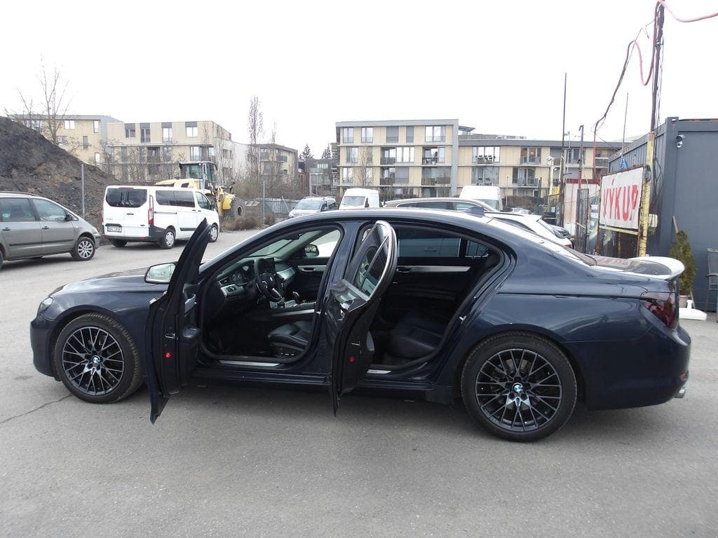 2010 BMW 7-SERIES - 10