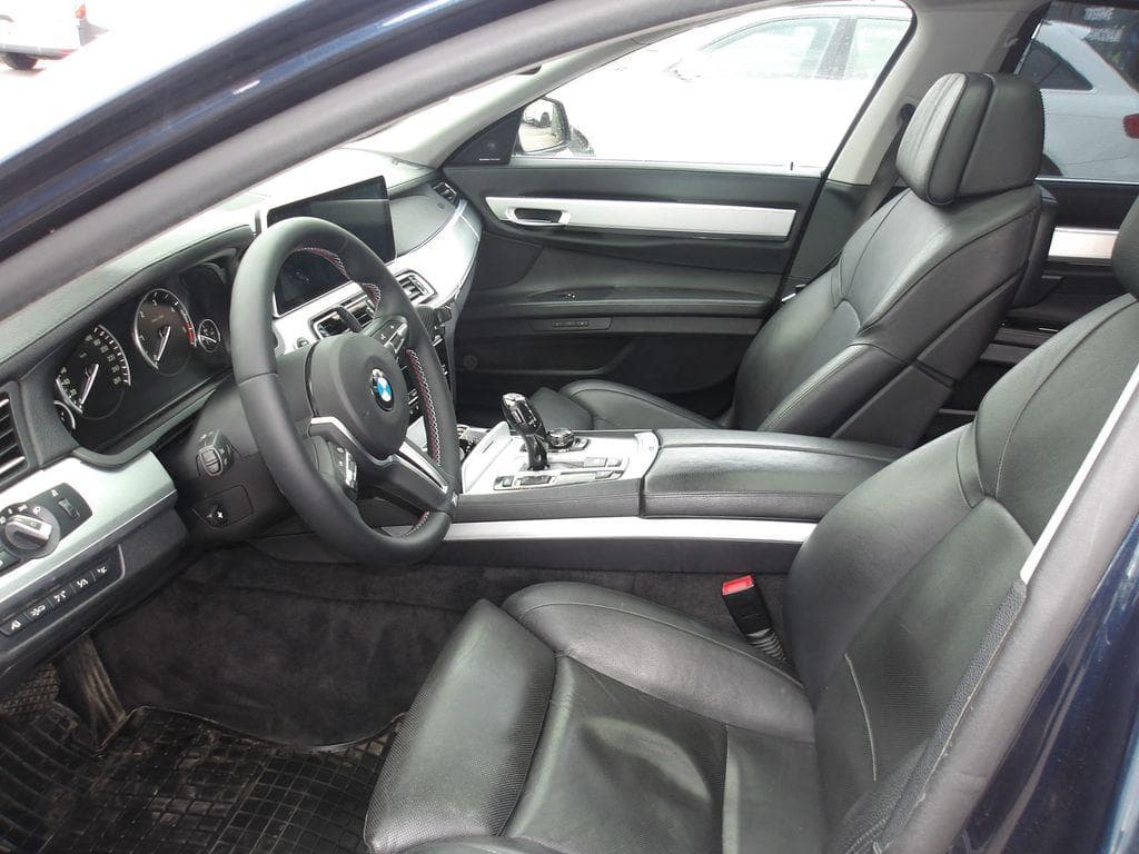 2010 BMW 7-SERIES - 17