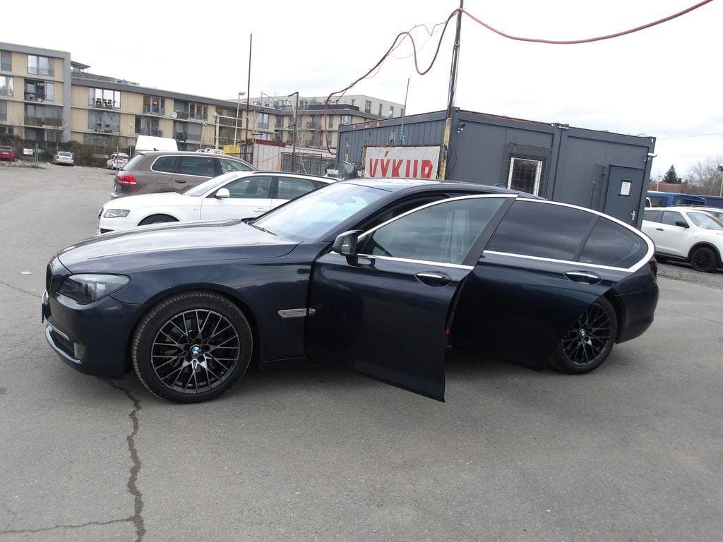 2010 BMW 7-SERIES - 11
