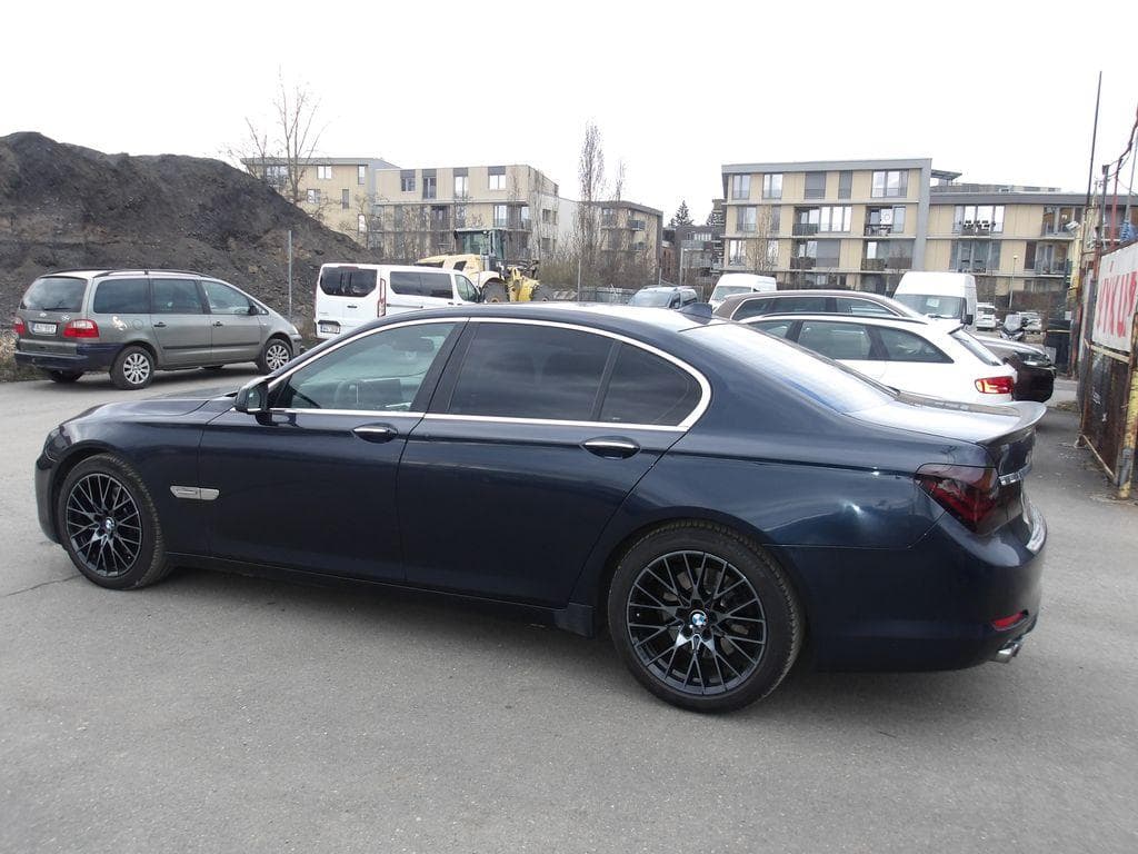 2010 BMW 7-SERIES - 9