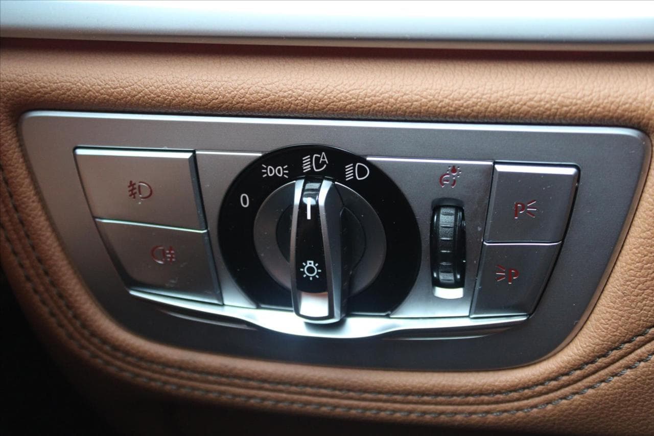 2018 BMW 7-SERIES - 16