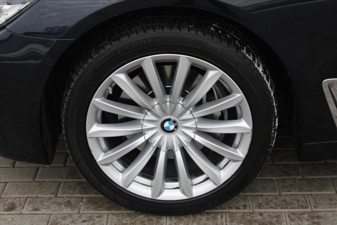 2018 BMW 7-SERIES - 9