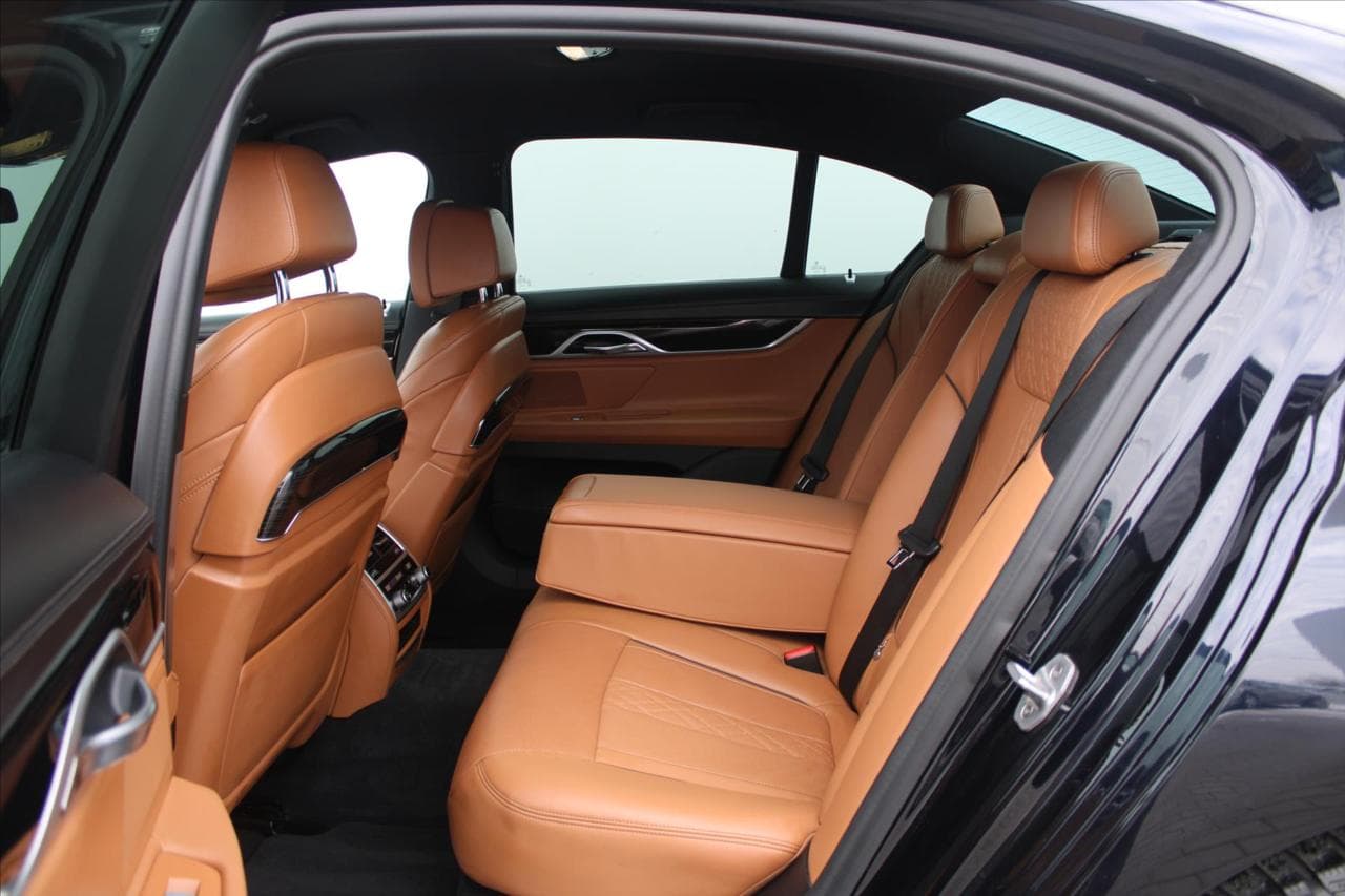 2018 BMW 7-SERIES - 11