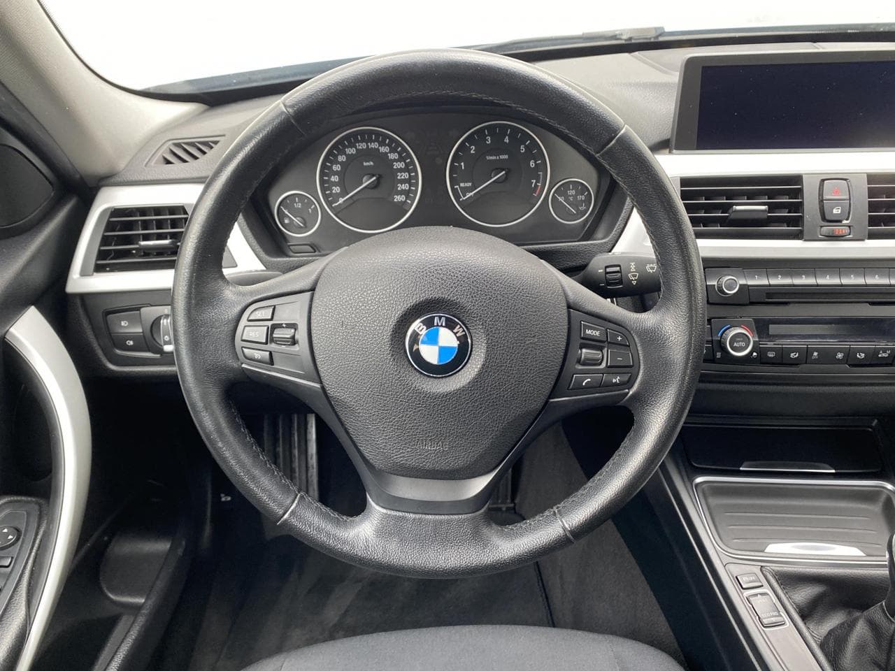 2012 BMW 3-SERIES - 11