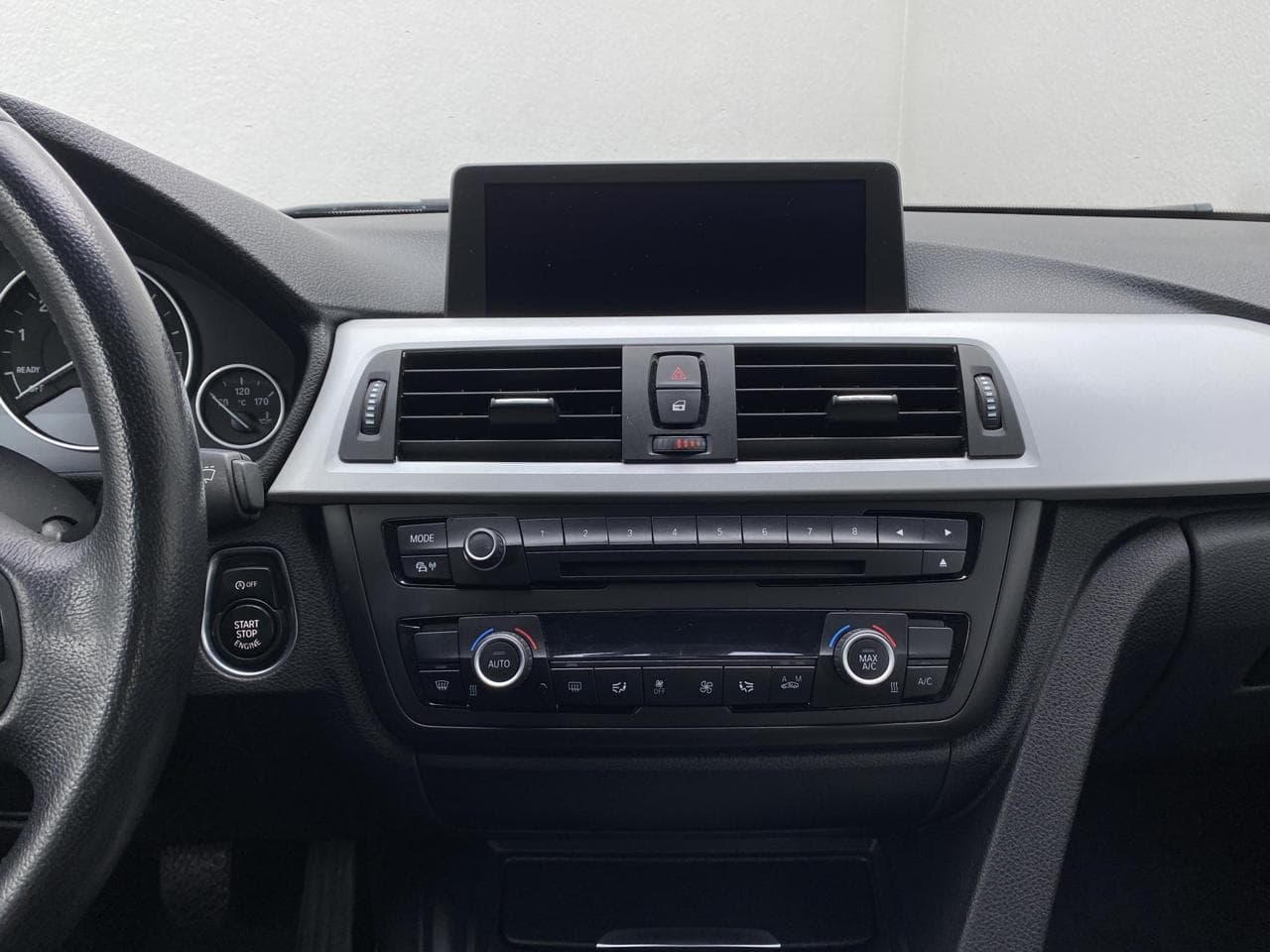 2012 BMW 3-SERIES - 12