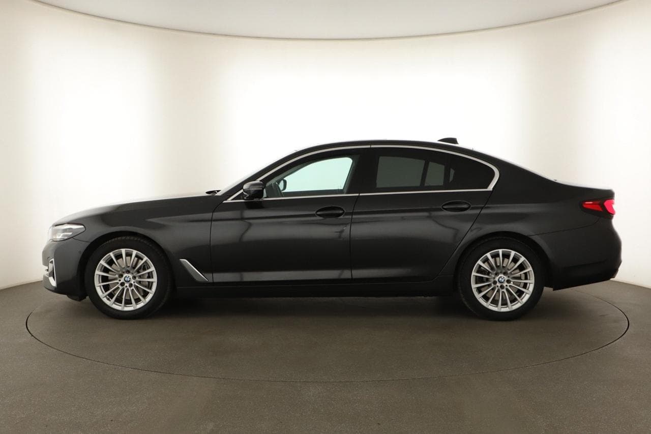 2023 BMW 5-SERIES - 4