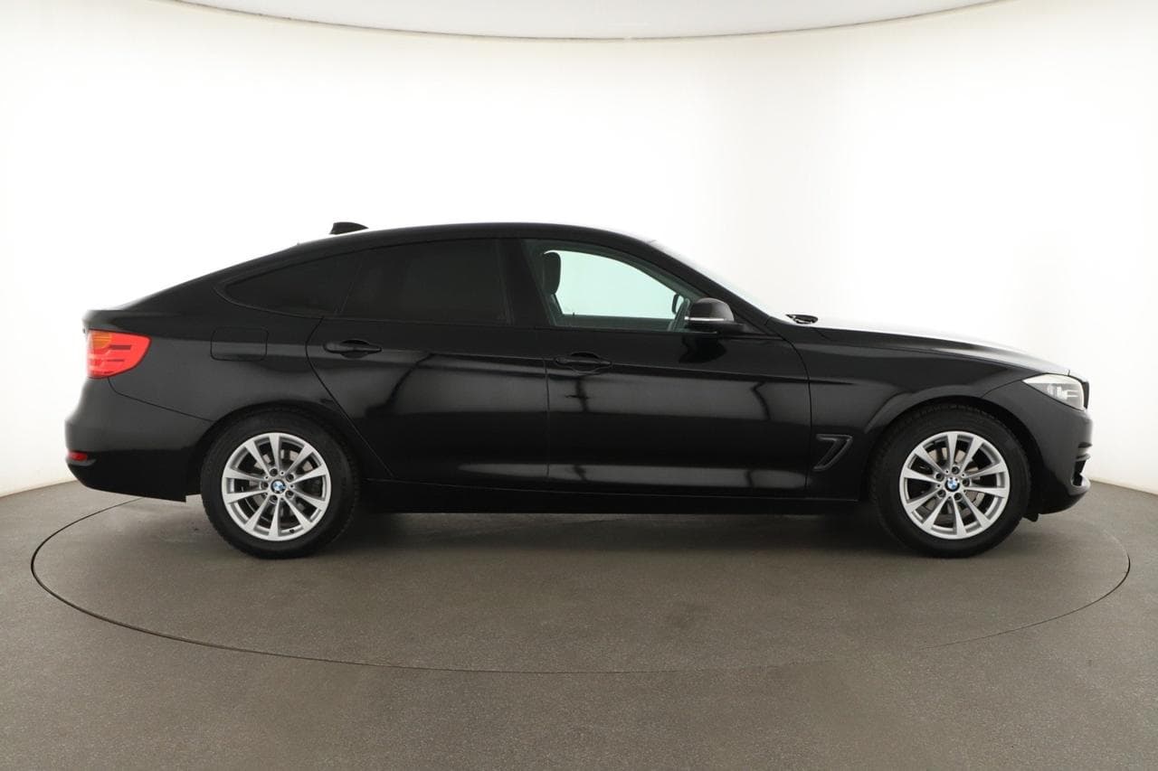 2013 BMW 3-SERIES - 10