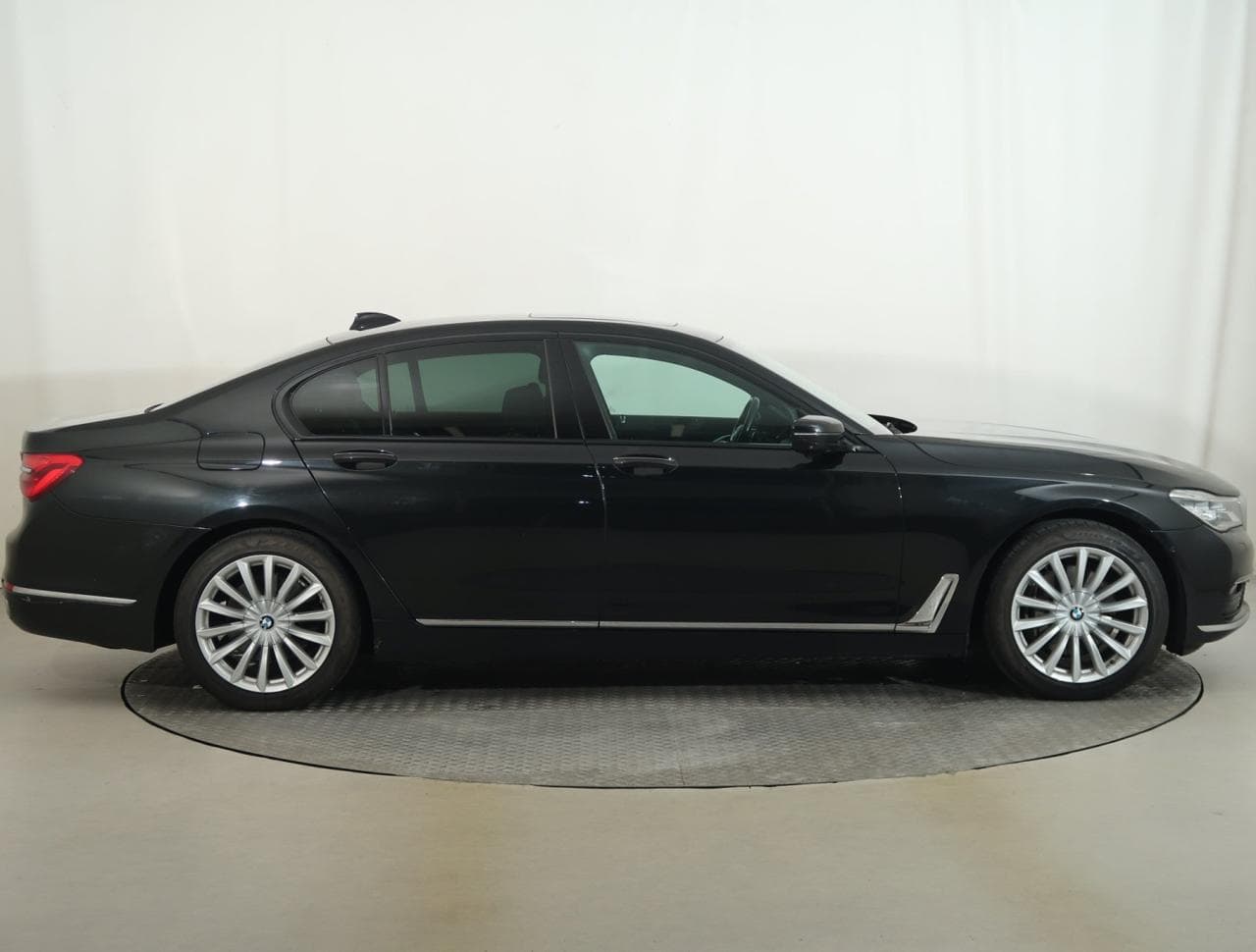 2019 BMW 7-SERIES - 8