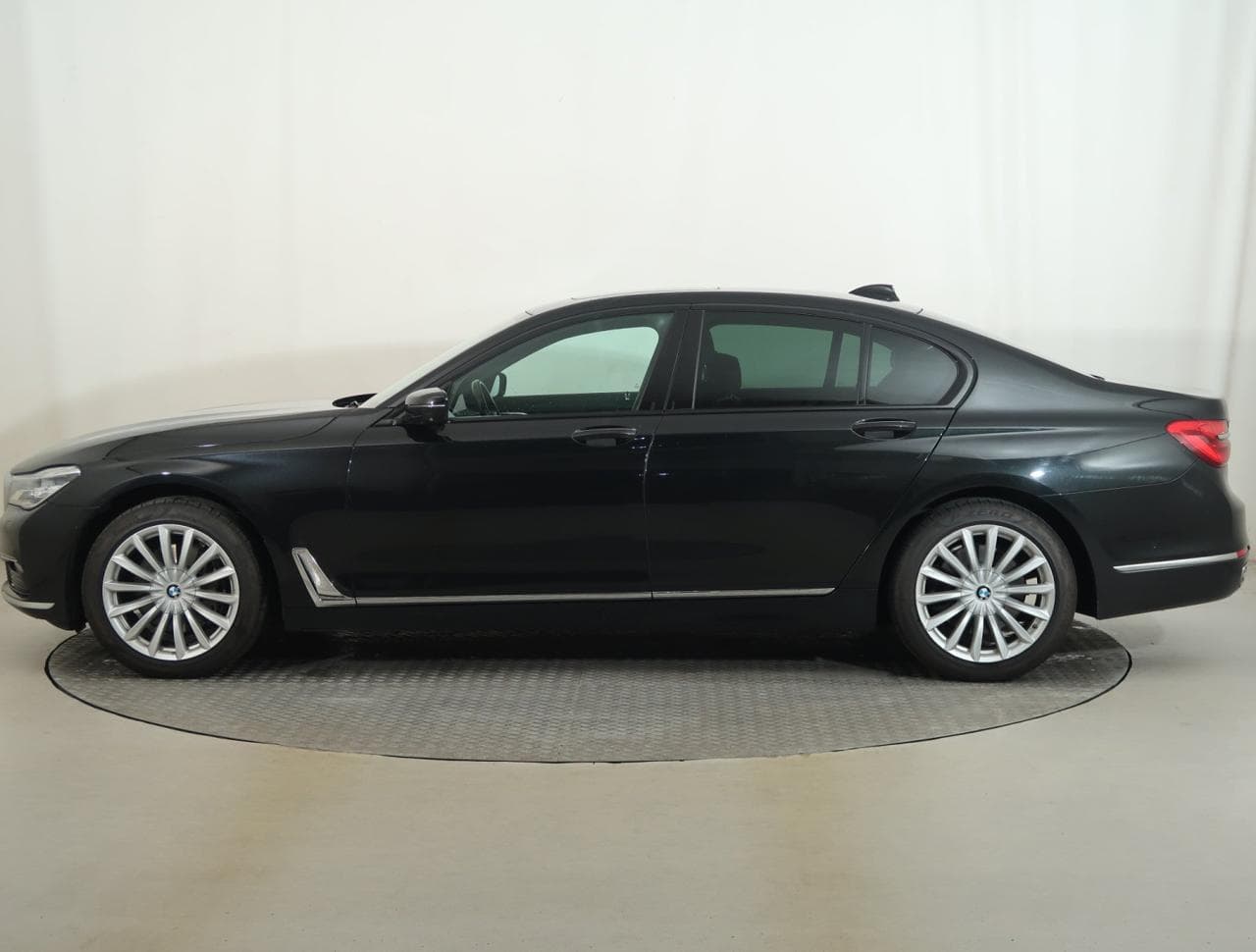 2019 BMW 7-SERIES - 4