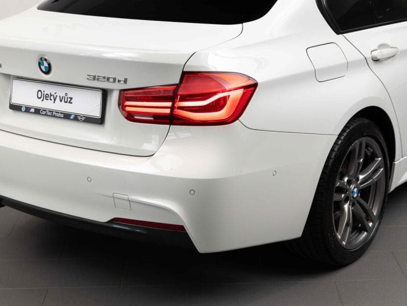 2017 BMW 3-SERIES - 9