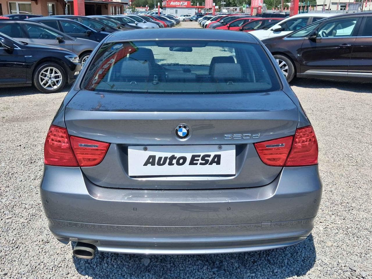 2011 BMW 3-SERIES - 9