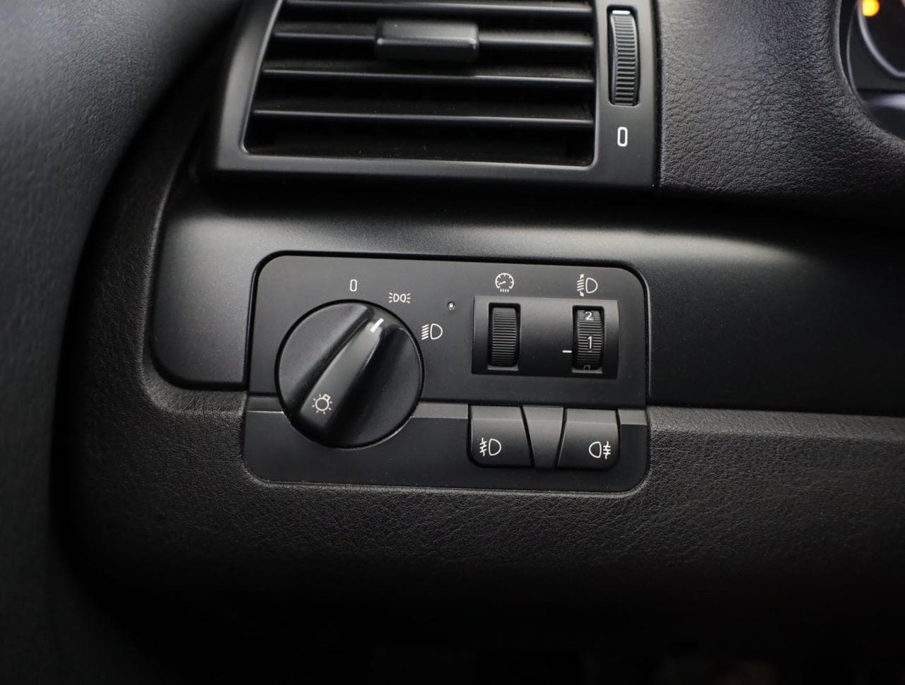 2004 BMW 3-SERIES - 36