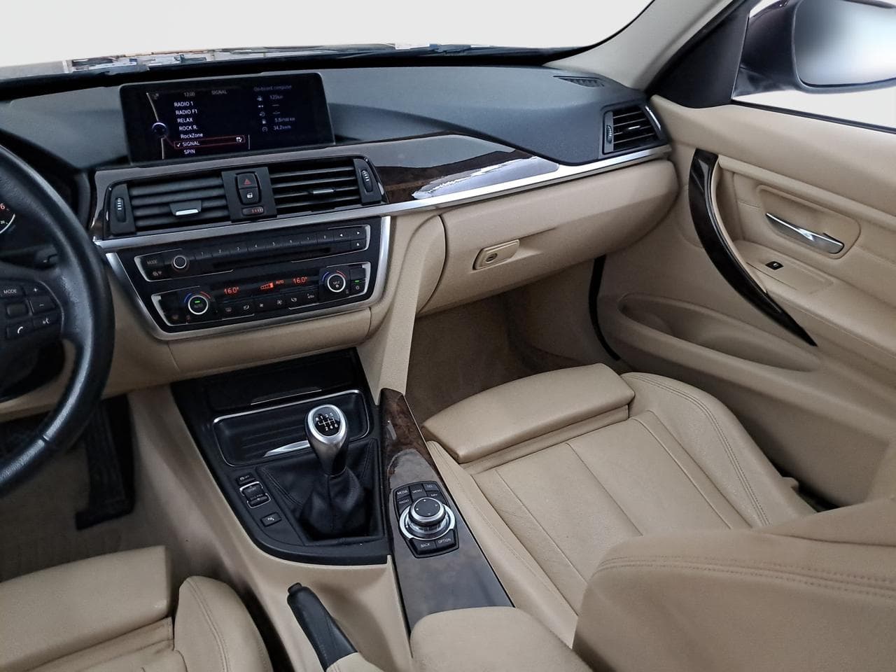 2012 BMW 3-SERIES - 11