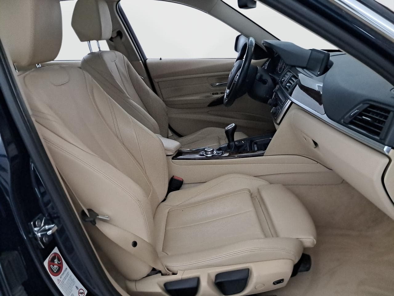 2012 BMW 3-SERIES - 12