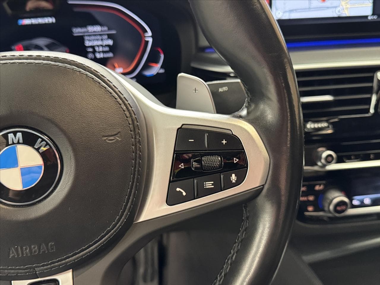 BMW 5-SERIES - 10
