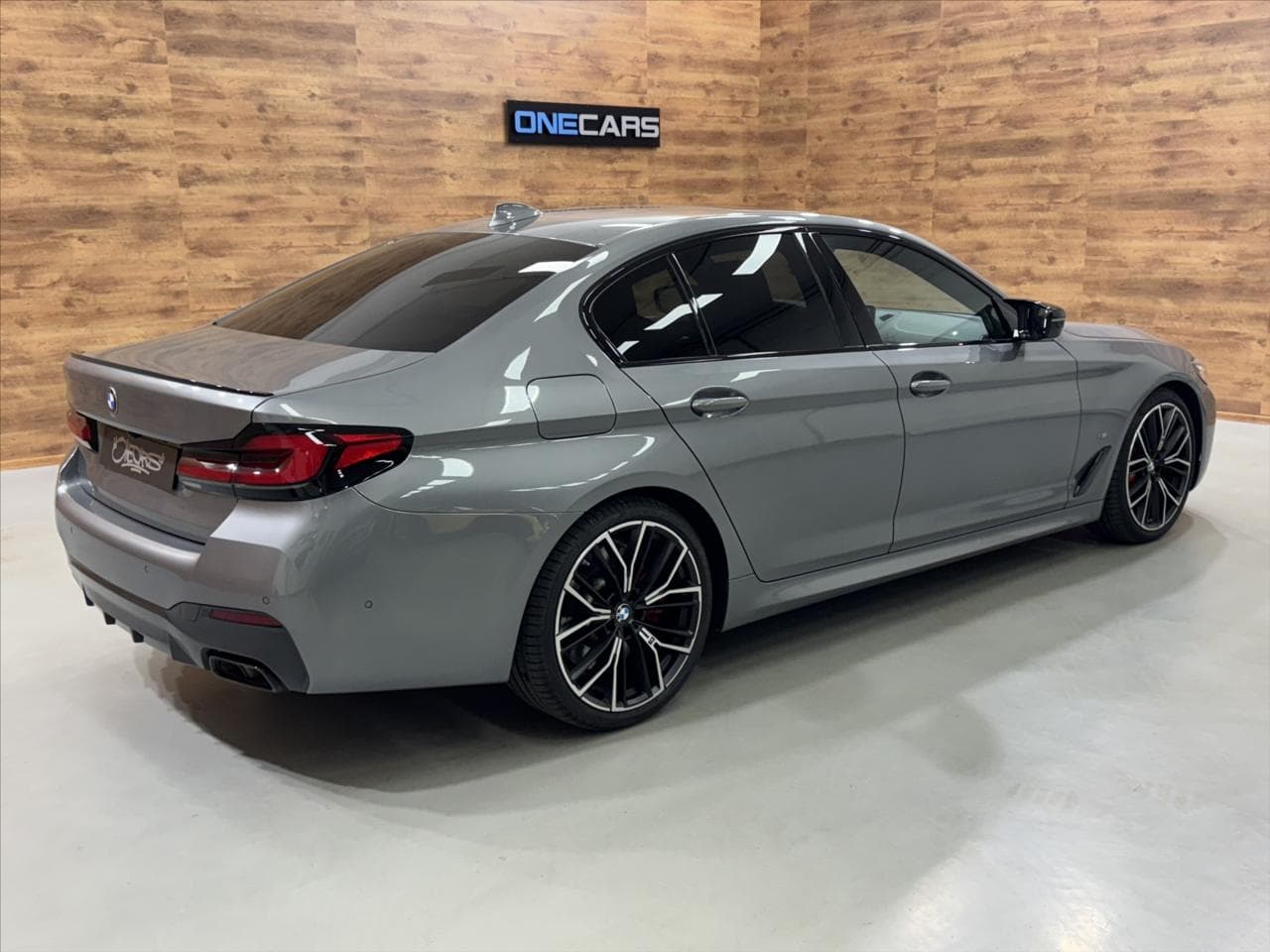 BMW 5-SERIES - 3