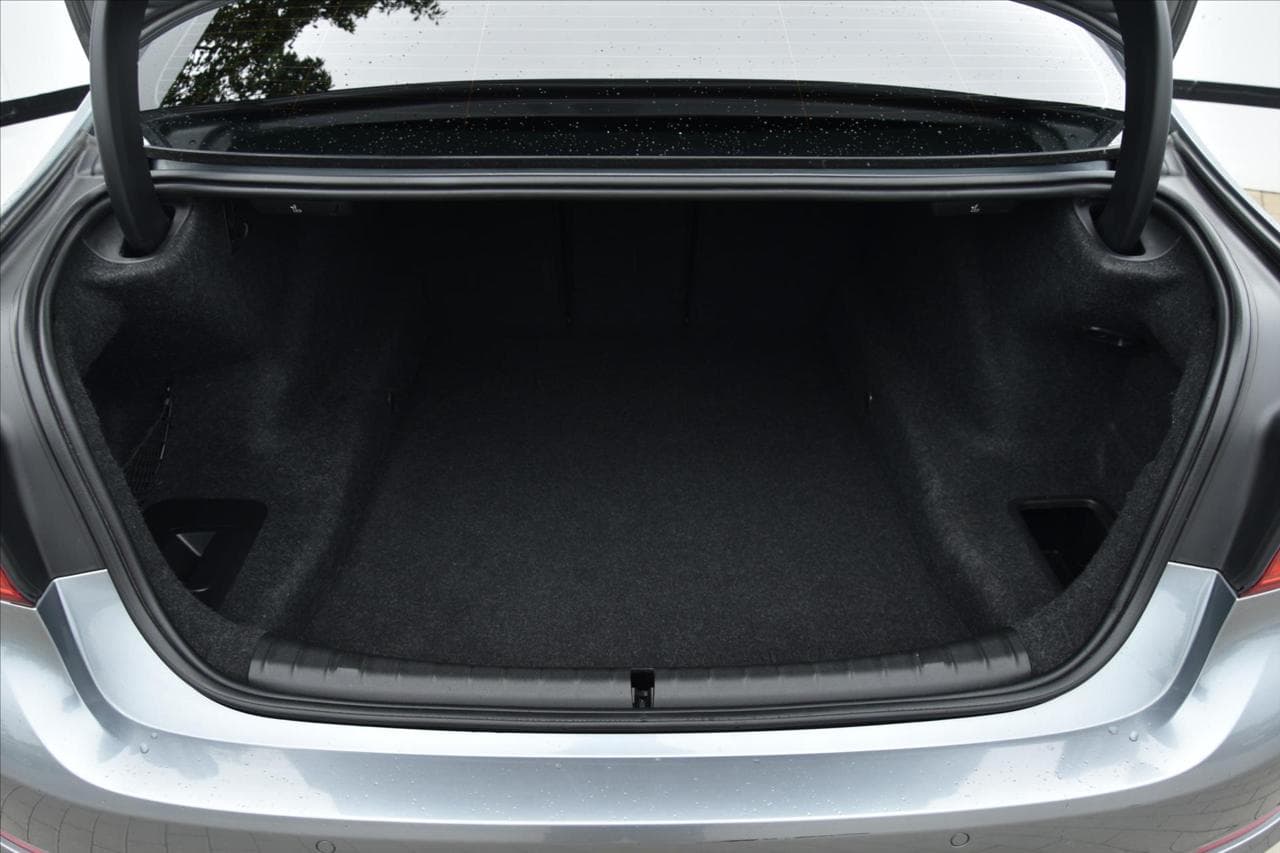 2018 BMW 5-SERIES - 12