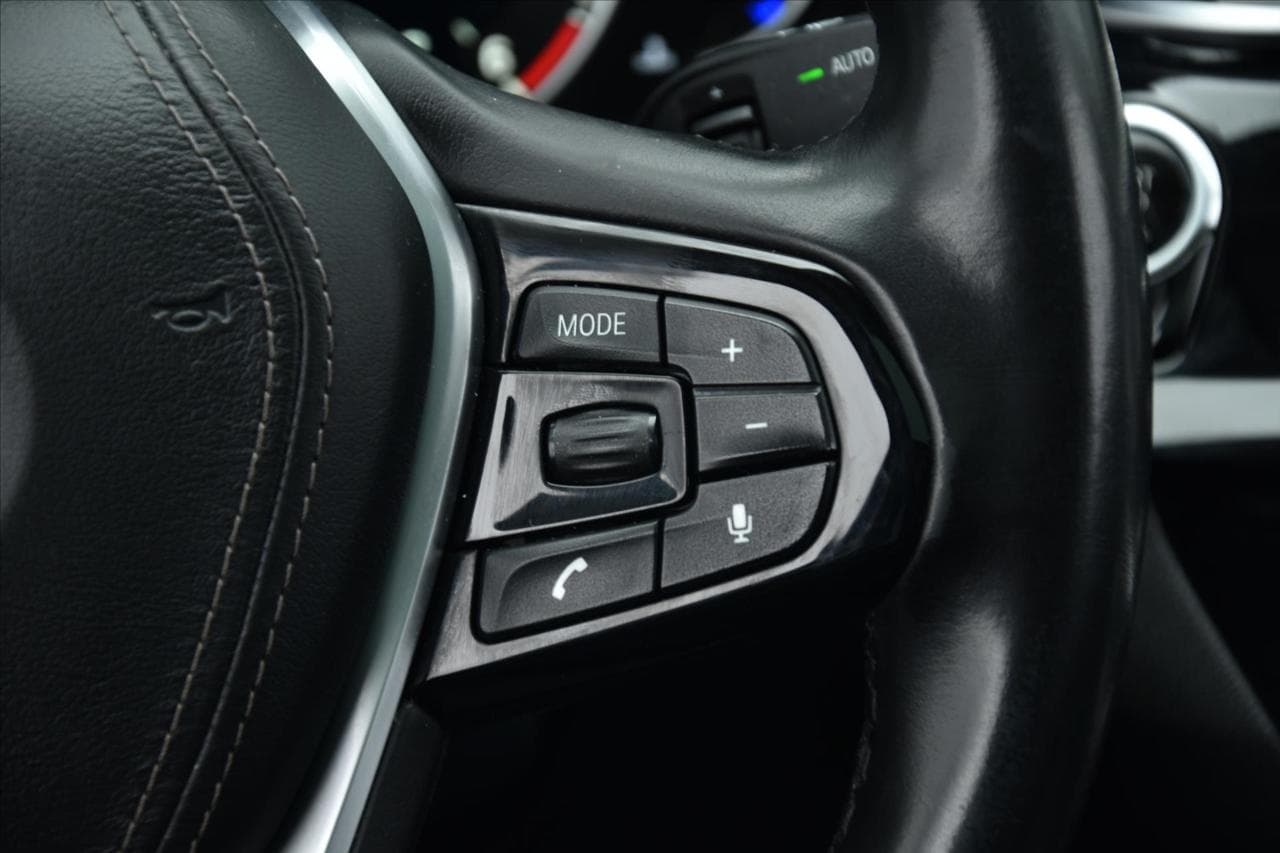 2018 BMW 5-SERIES - 16