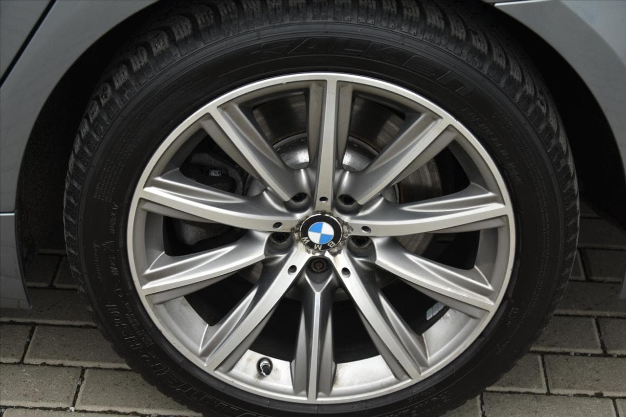 2018 BMW 5-SERIES - 9