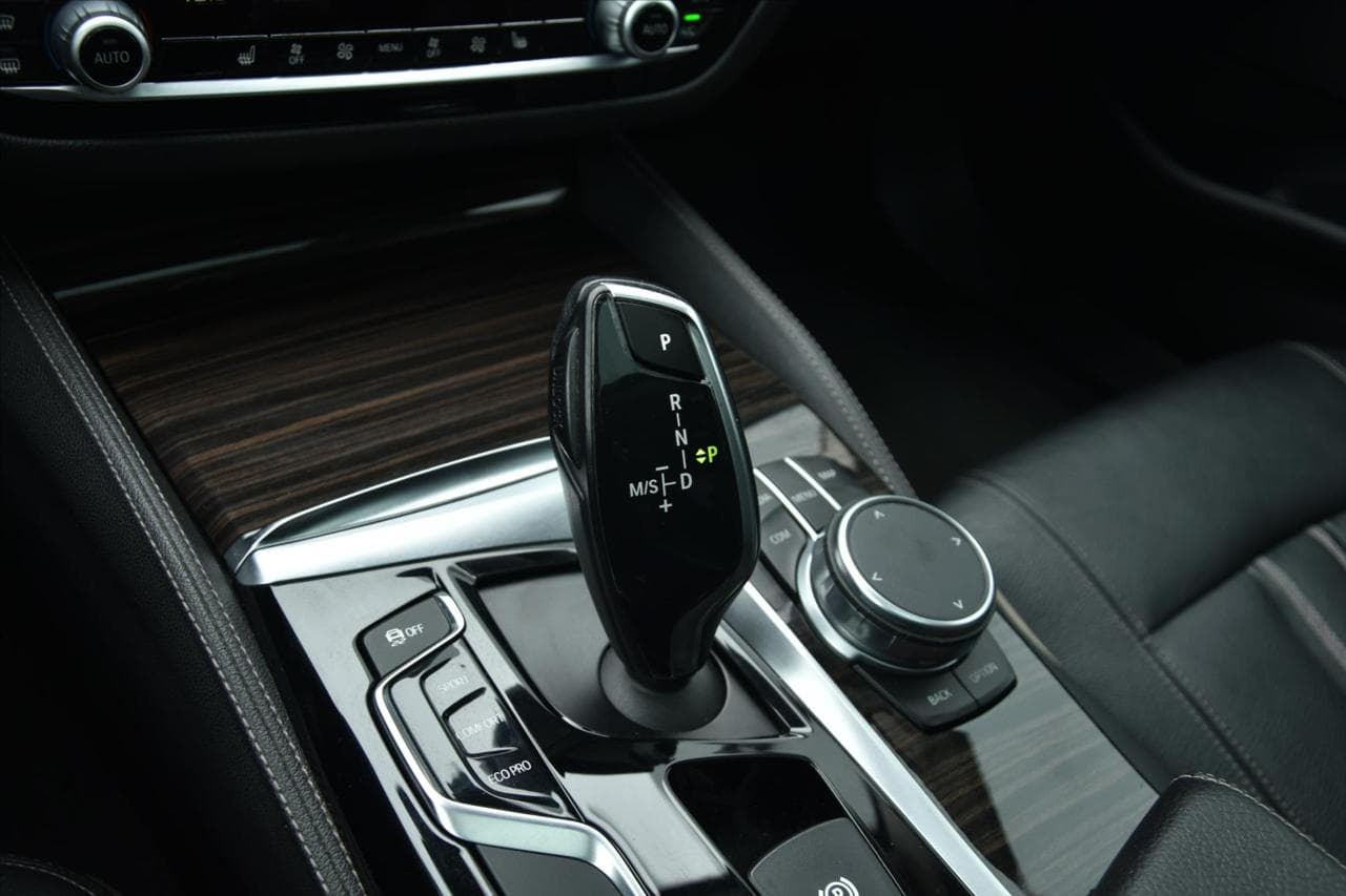 2018 BMW 5-SERIES - 19