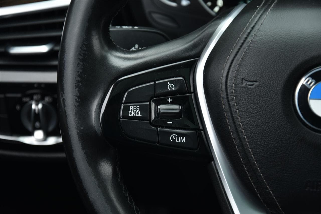 2018 BMW 5-SERIES - 15