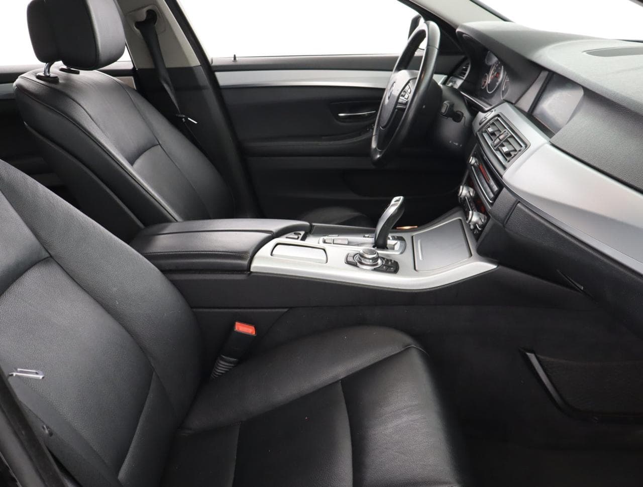 2013 BMW 5-SERIES - 30