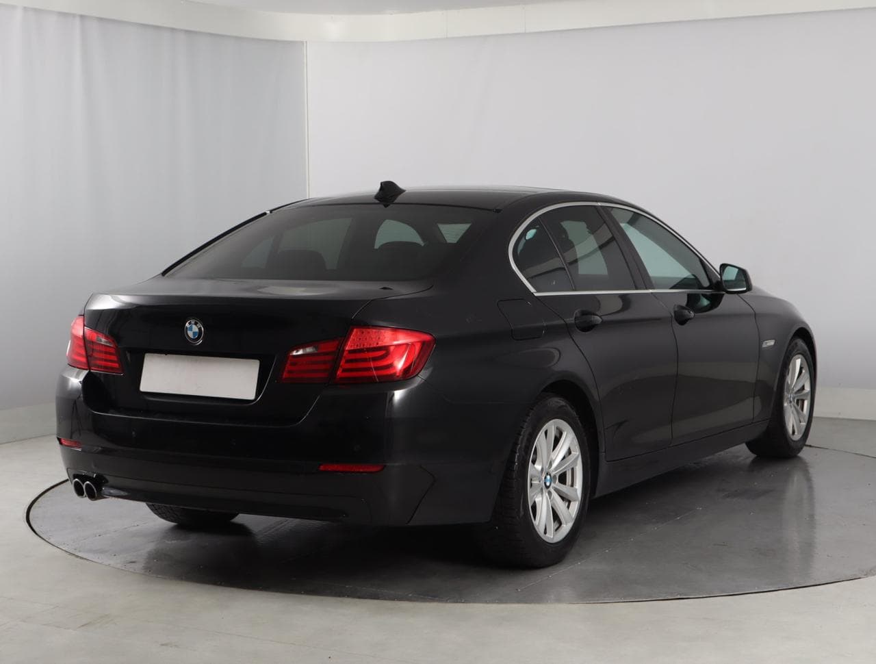 2013 BMW 5-SERIES - 16