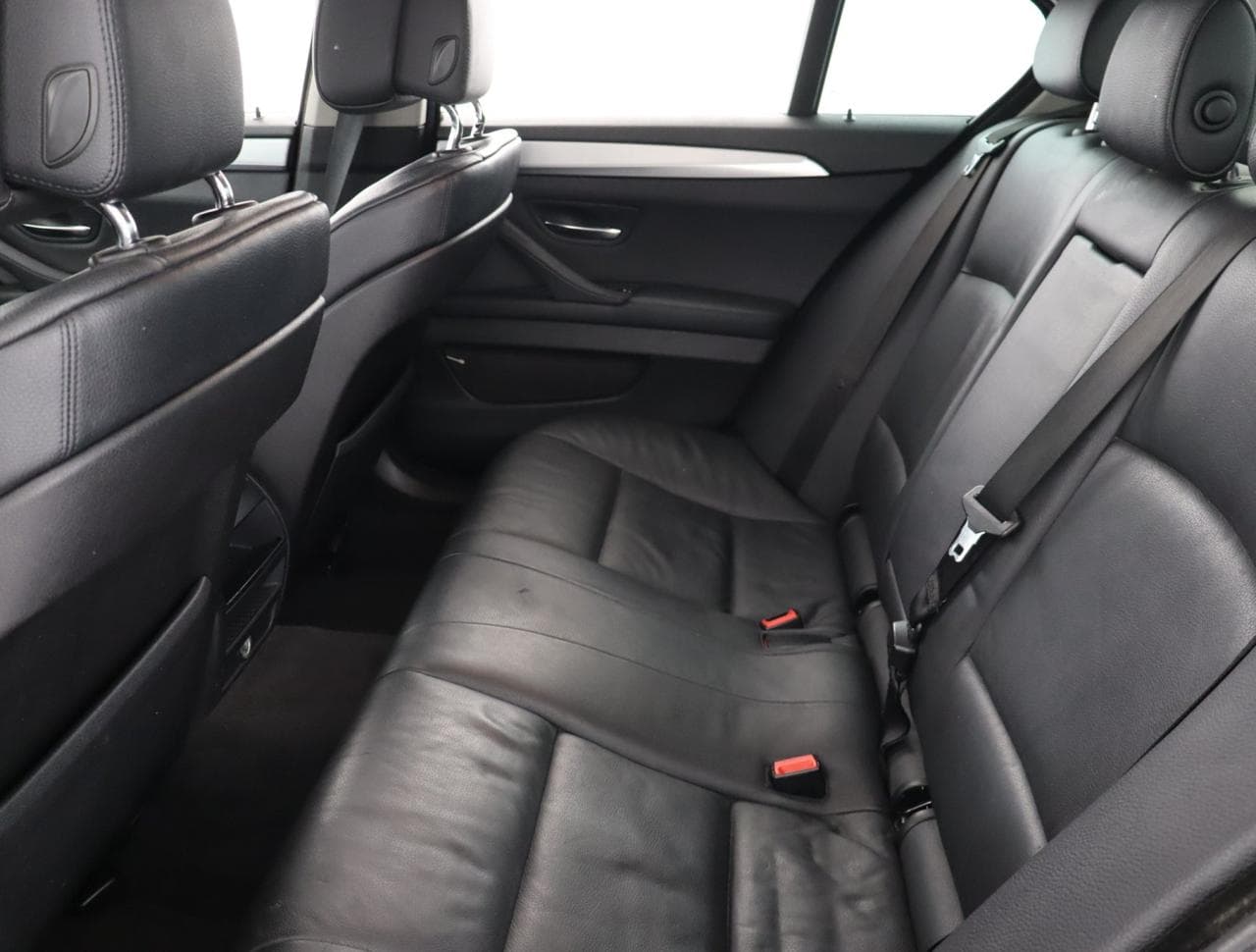 2013 BMW 5-SERIES - 38