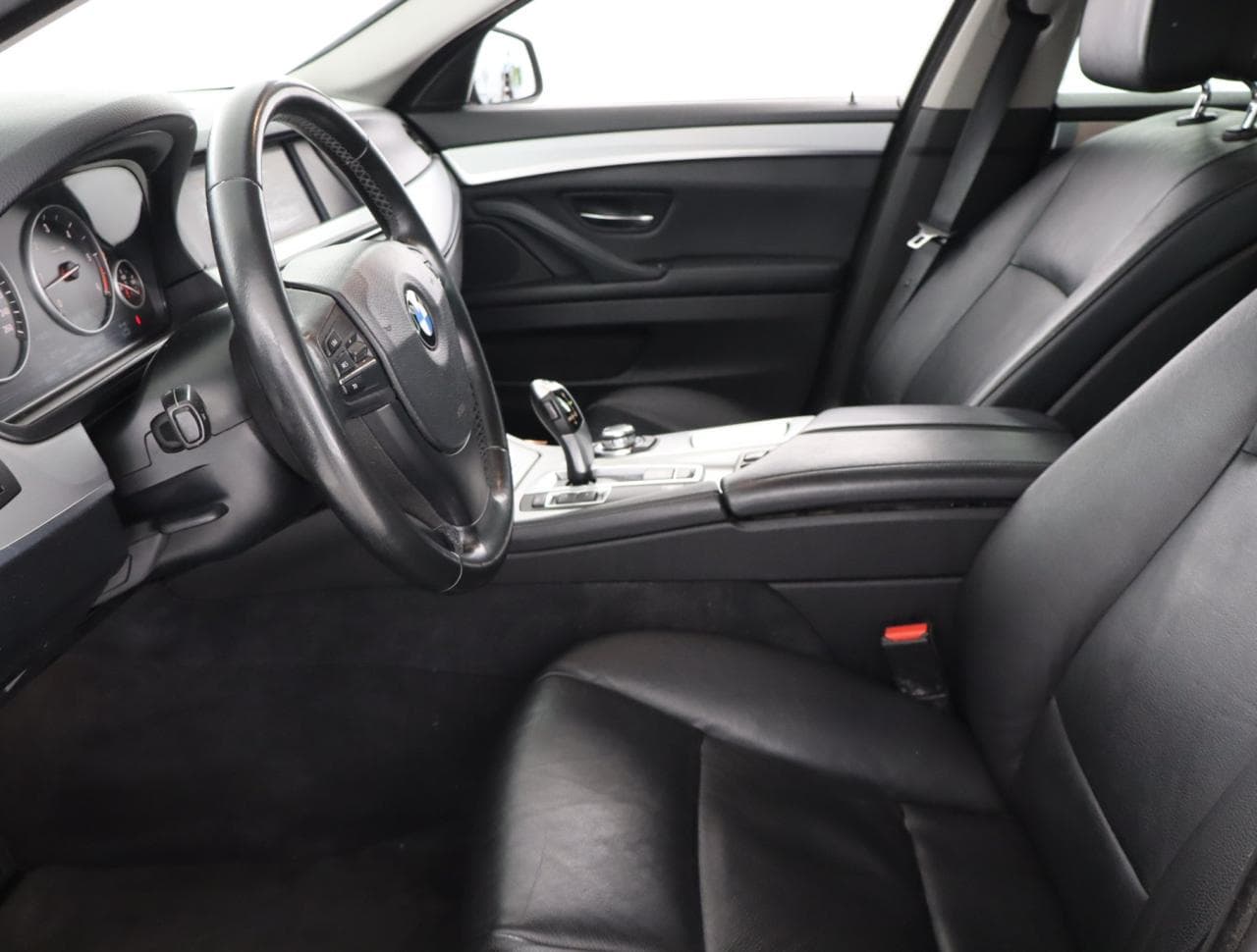 2013 BMW 5-SERIES - 41