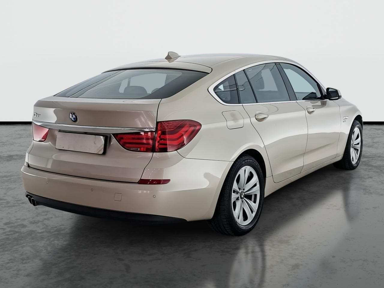 2010 BMW 5-SERIES - 10