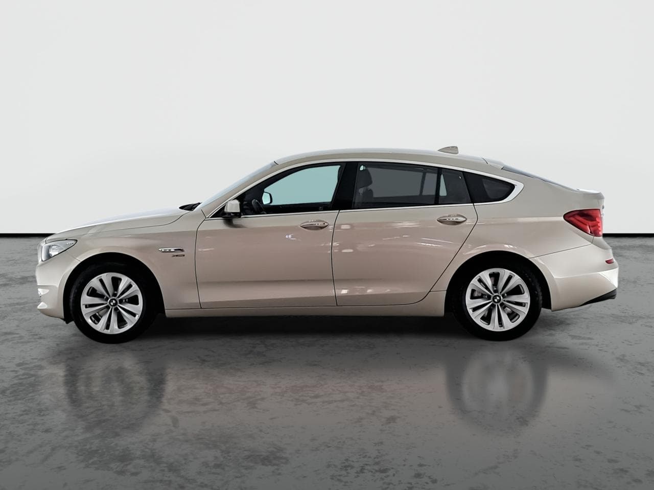 2010 BMW 5-SERIES - 6