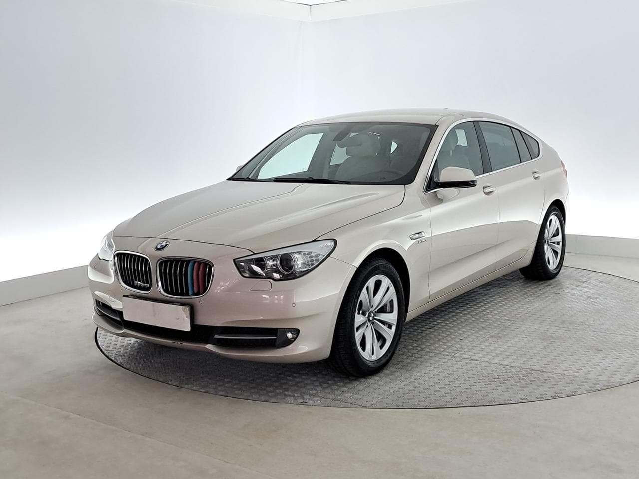 2010 BMW 5-SERIES - 4
