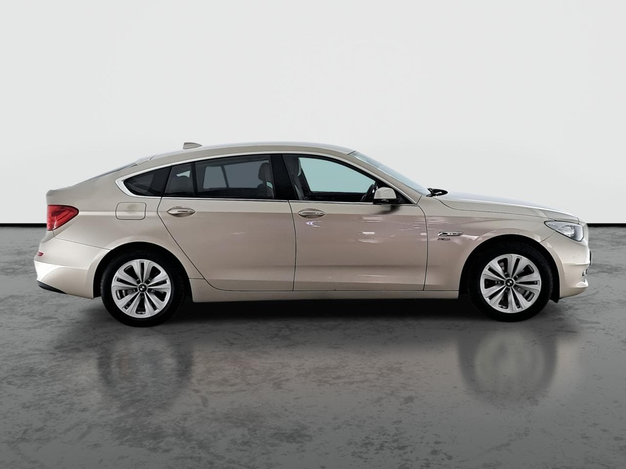 2010 BMW 5-SERIES - 12