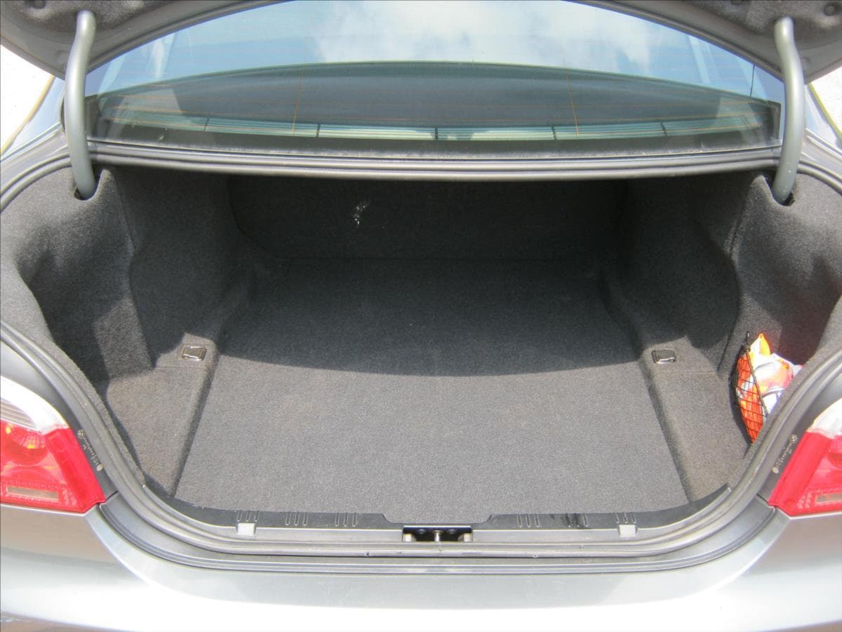 2005 BMW 5-SERIES - 17