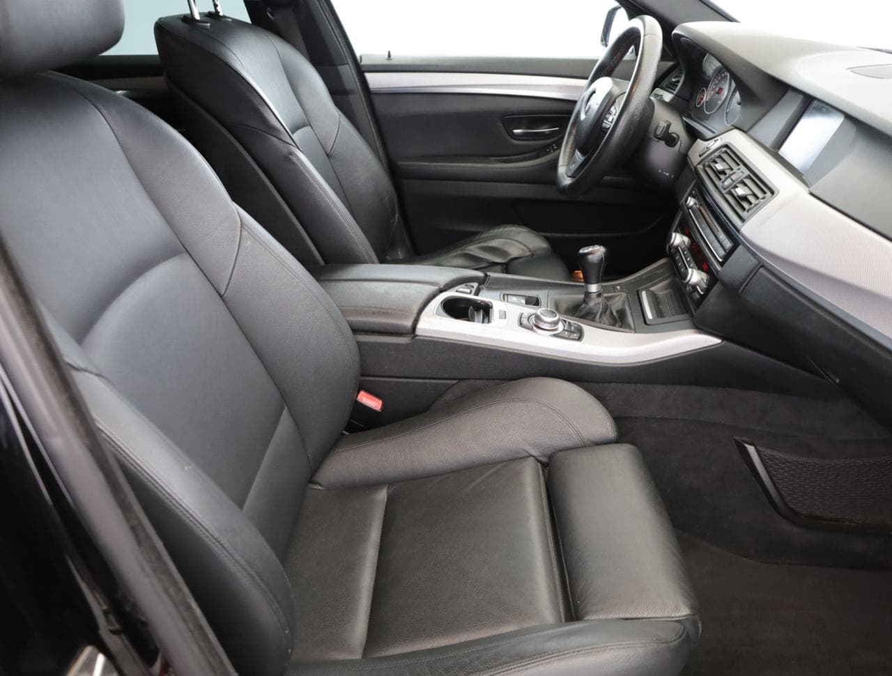 2010 BMW 5-SERIES - 10