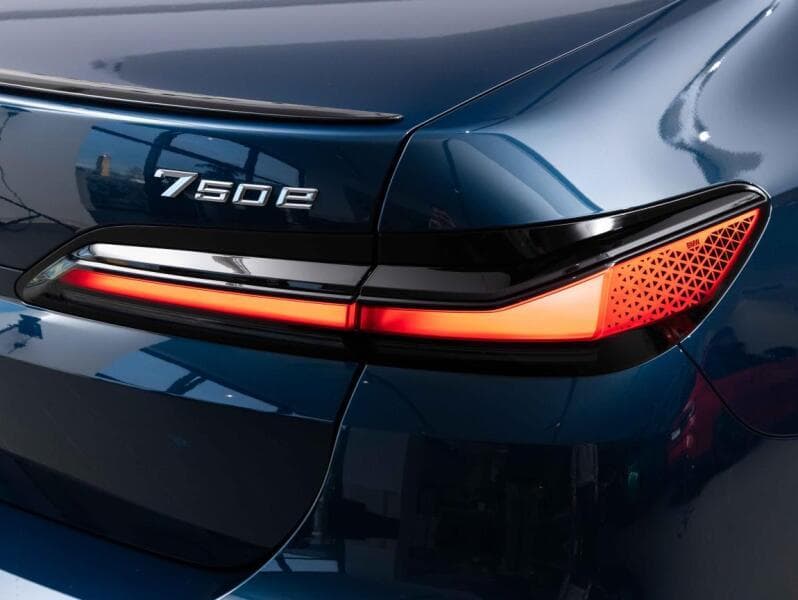 2025 BMW 7-SERIES - 15