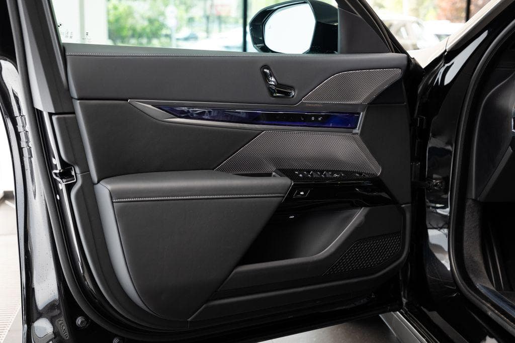 BMW 7-SERIES - 7