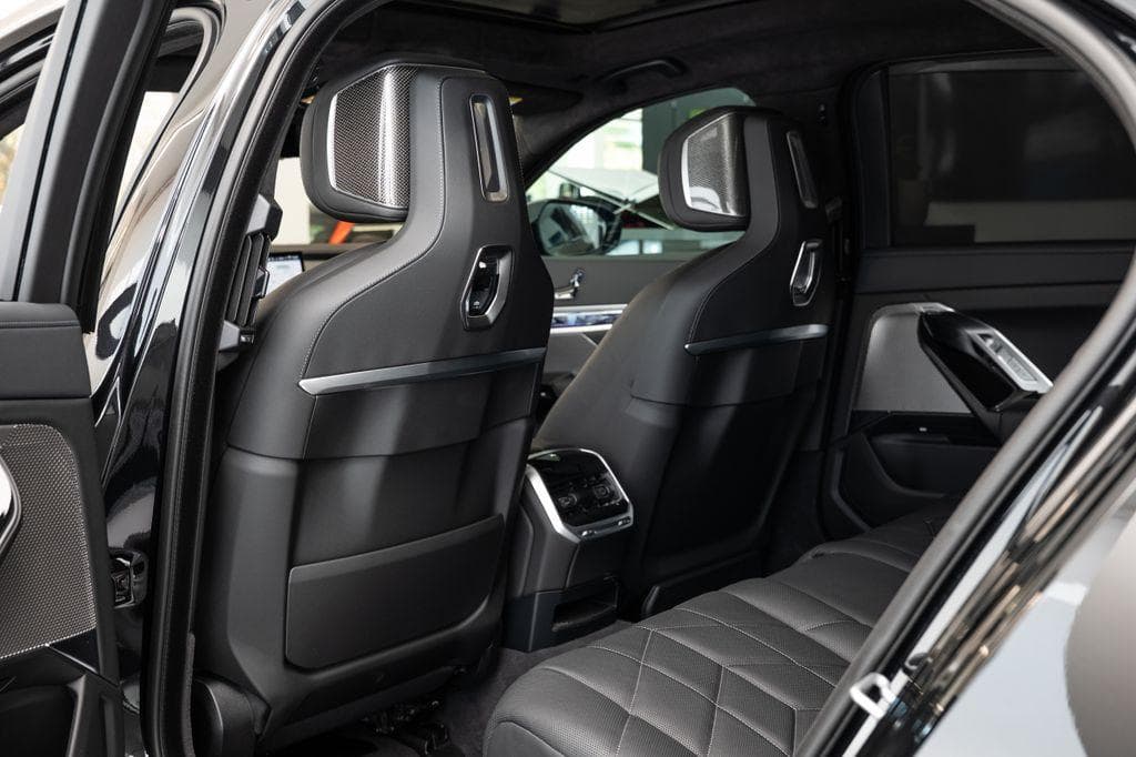 BMW 7-SERIES - 11