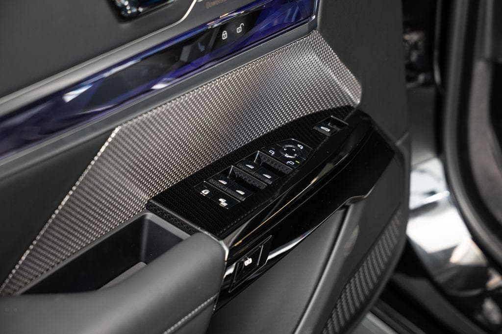 BMW 7-SERIES - 8