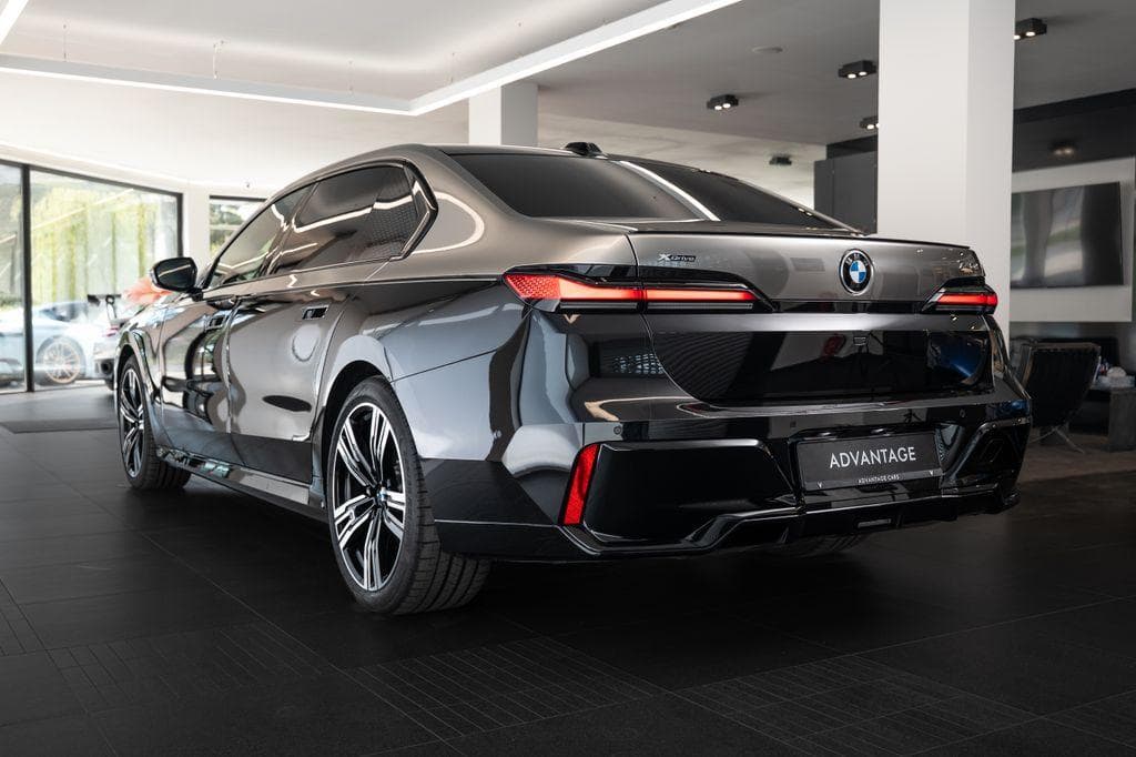 BMW 7-SERIES - 4