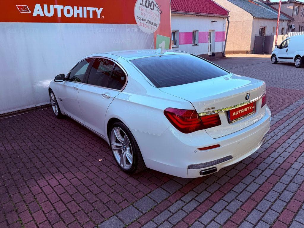 2013 BMW 7-SERIES - 10