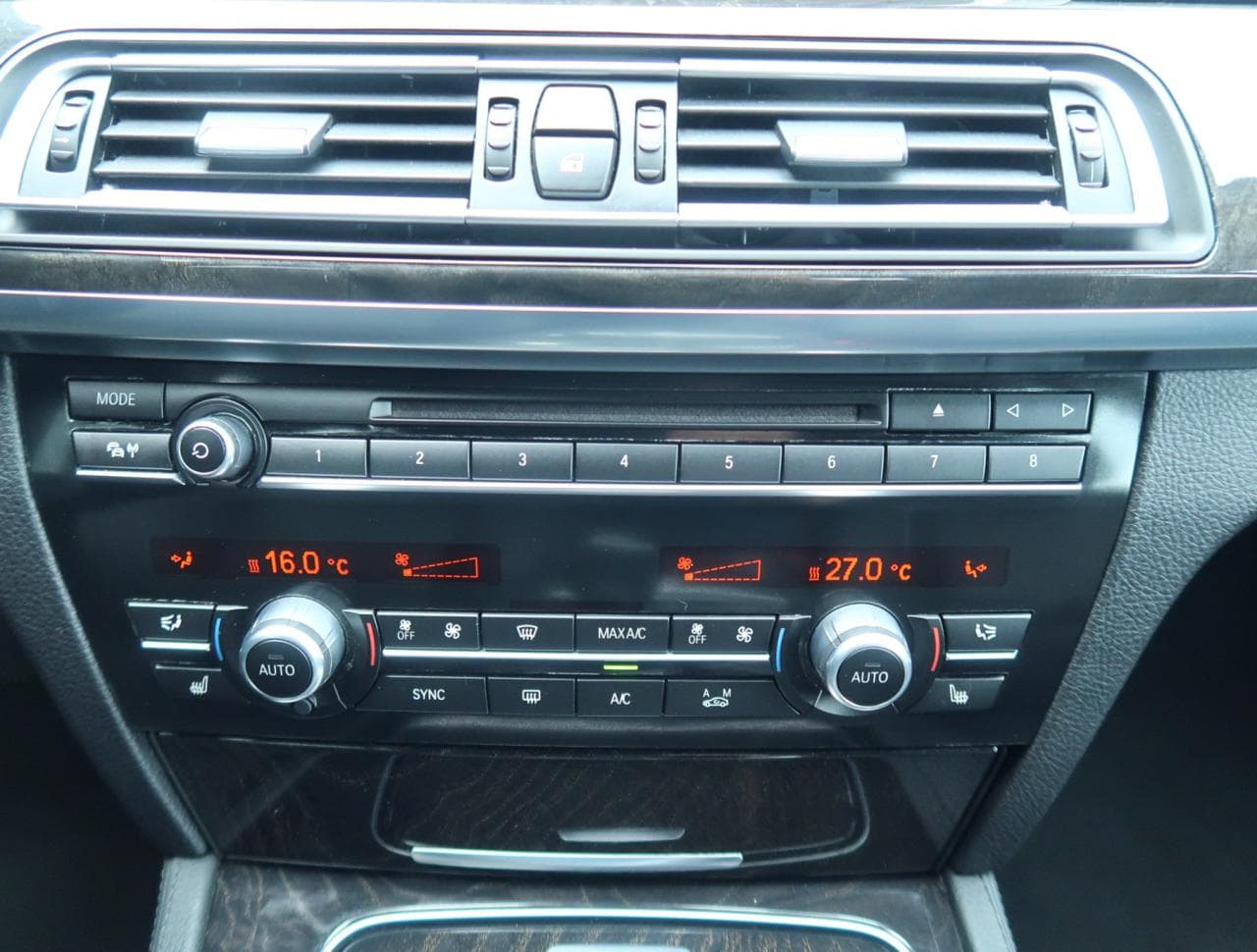 2015 BMW 7-SERIES - 32