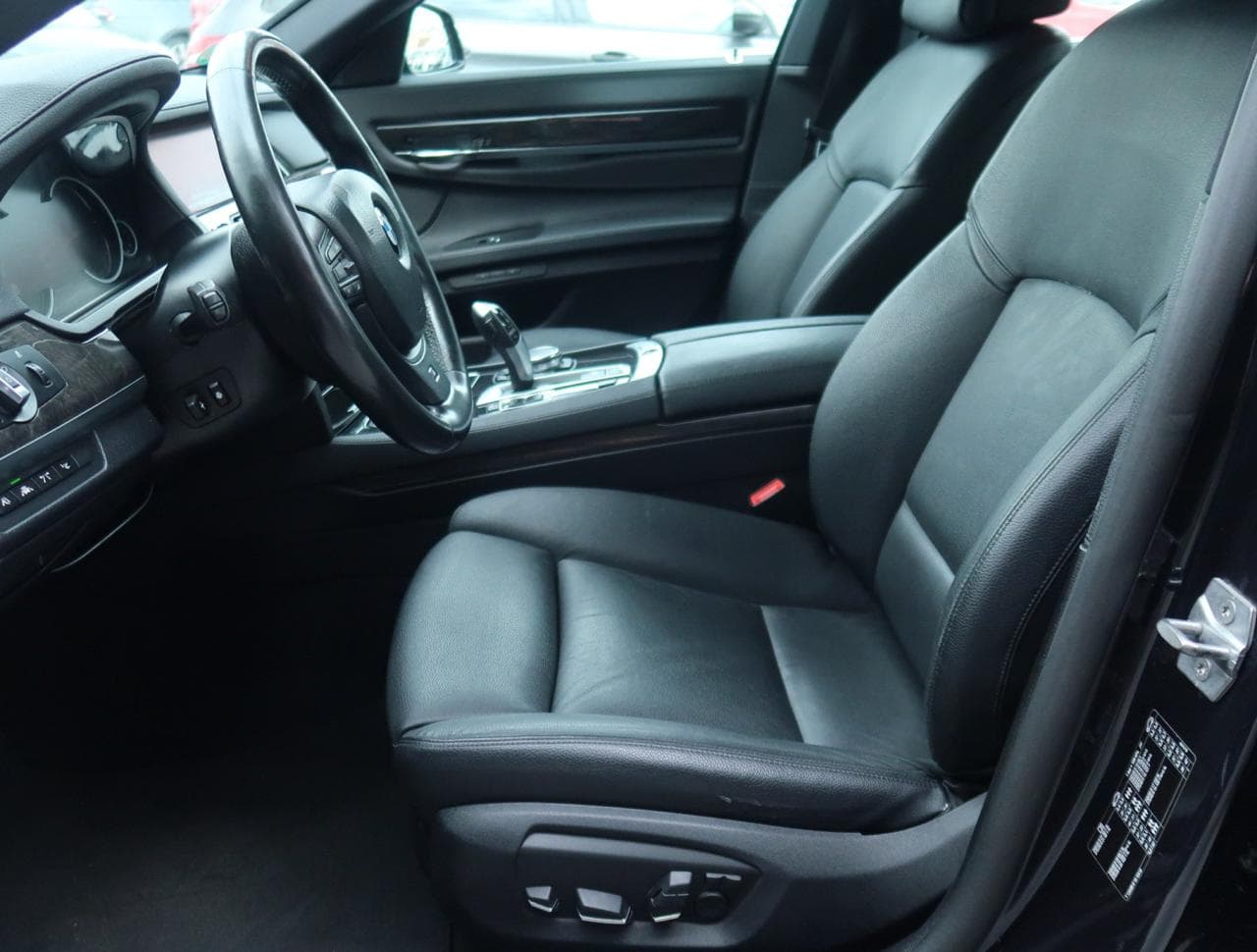 2015 BMW 7-SERIES - 29