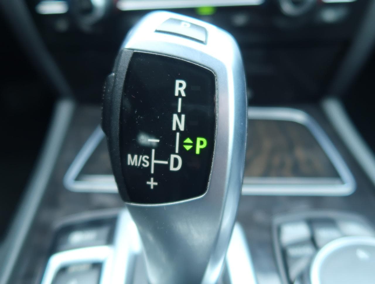 2015 BMW 7-SERIES - 33